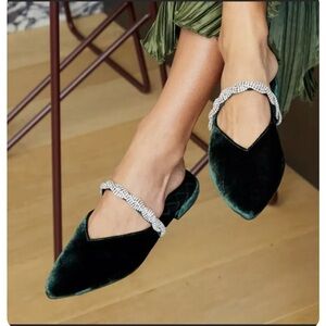 Birdies the Swan Size 10